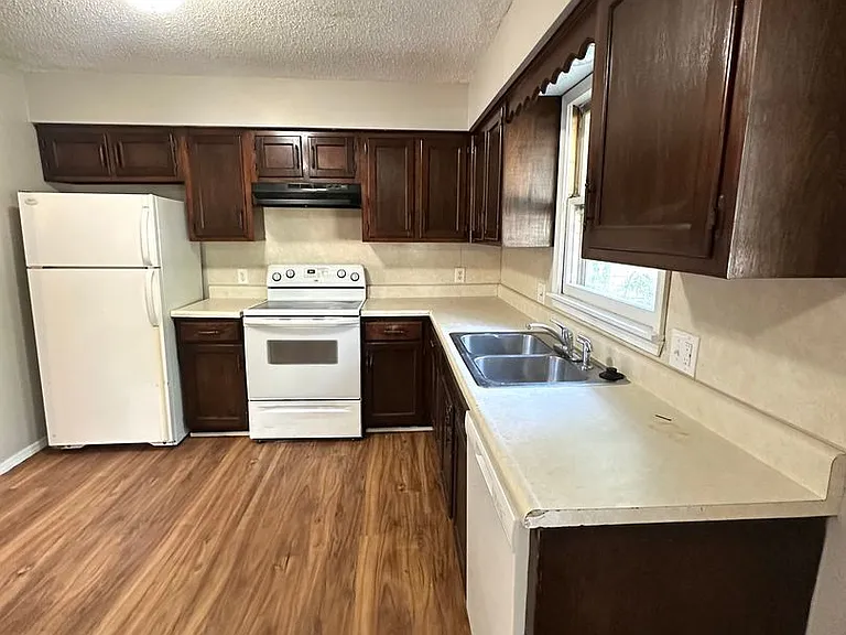 209 S Dale Ave — Photo 10