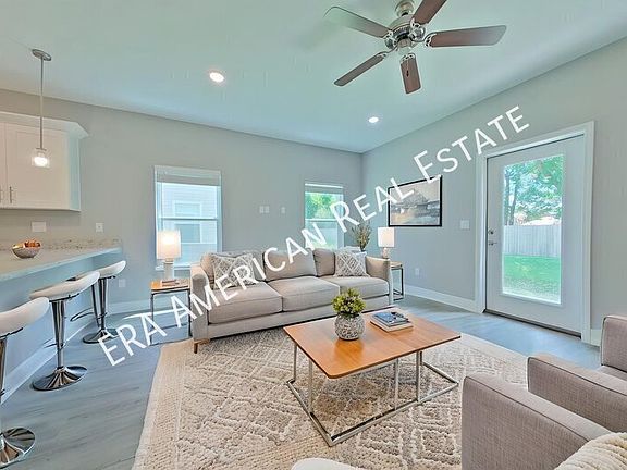 3rd image of 844 Fairview Dr