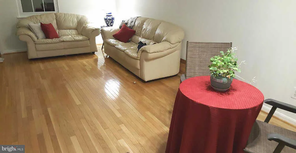 21818 Kings Crossing Ter photo 1