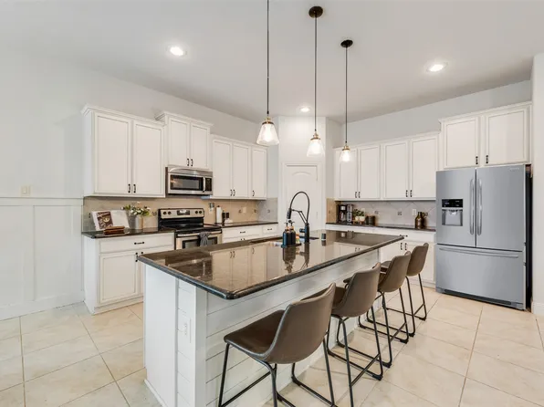 1305 Cheyenne Dr, Aubrey, TX 76227