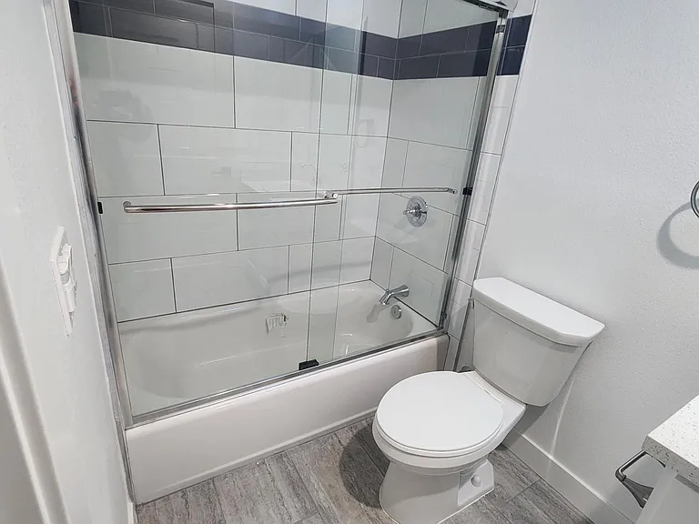 230 N Westlake Ave #1 — Photo 11