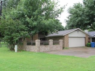 930 E Tyler St, Mexia, TX 76667