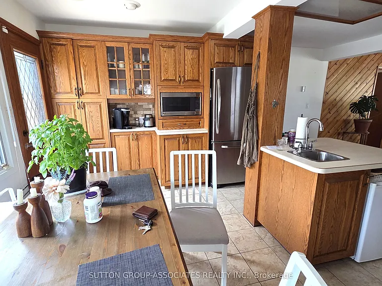 1099 Poplar Rd — Photo 7