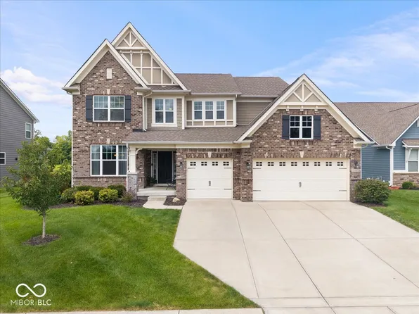 15982 Oakhurst Ln, Fishers, IN 46040