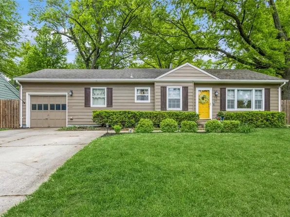 5304 Linden St, Roeland Park, KS 66205