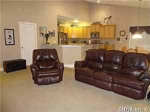 5th image of 7284 Moss Creek Cir