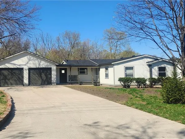 201 W Richardson St, Gallatin, MO 64640