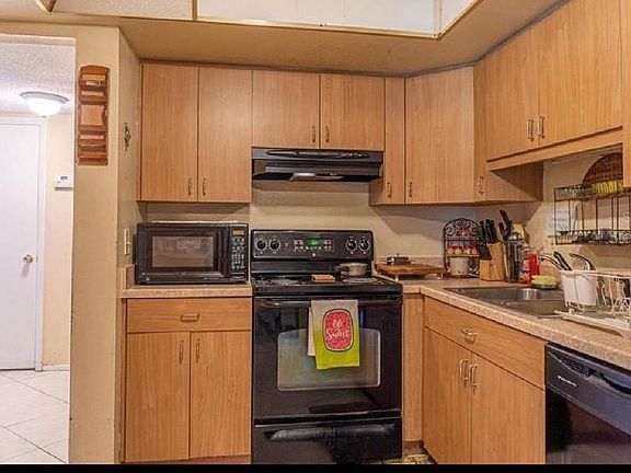 2nd image of 7516 Camarina Calle #7516