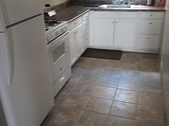 4th image of 906 N Curson Ave APT 5