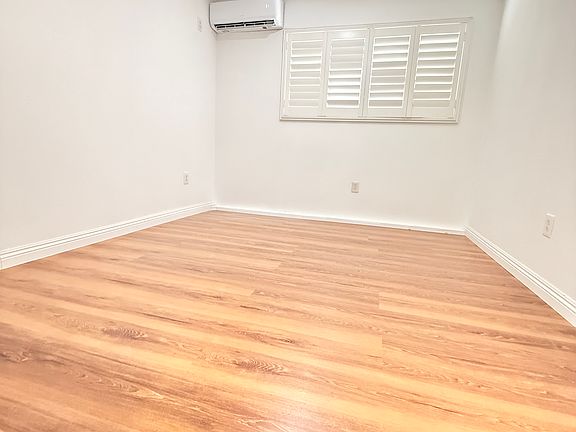 3rd image of 2448 Tortosa Ave #1