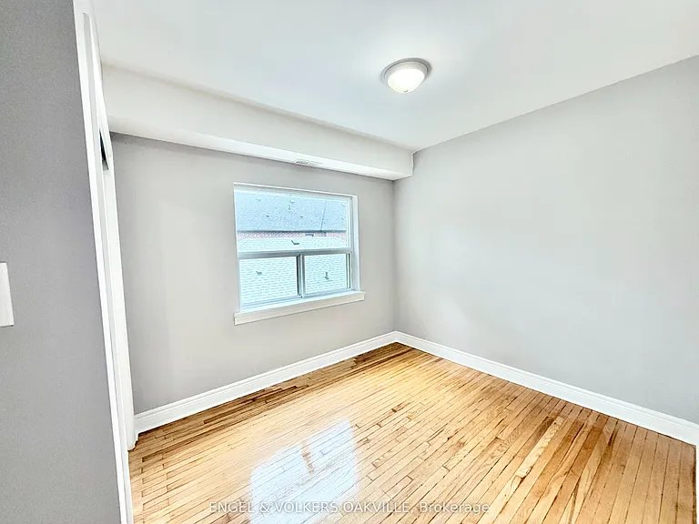 15 33rd St #302 — Photo 6