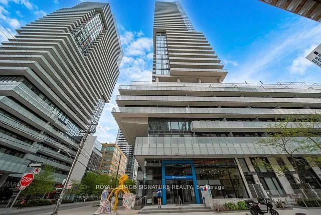 161 Roehampton Ave #1712