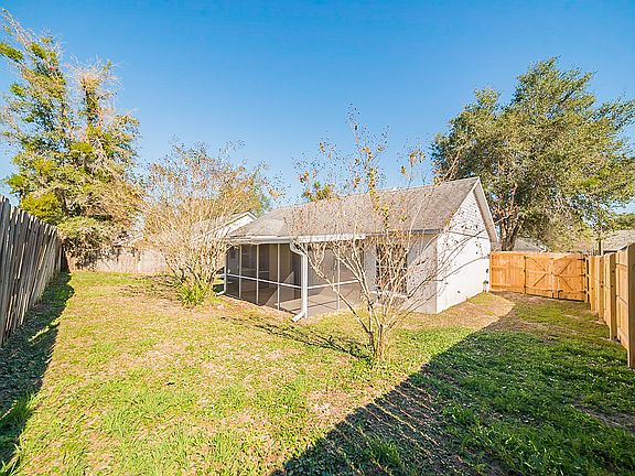 5th image of 1388 Hendren Dr