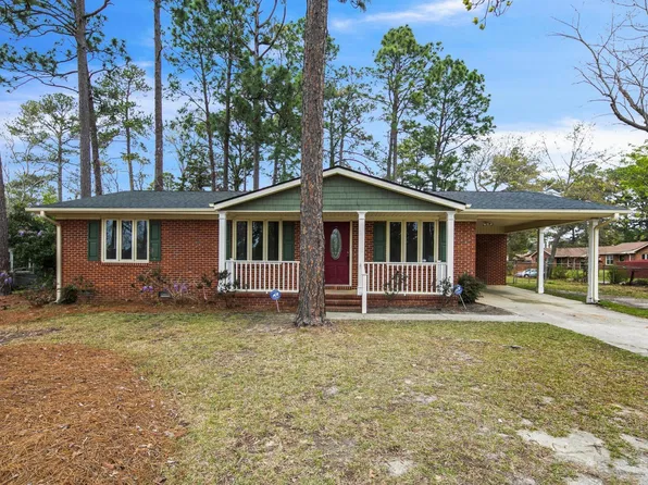 7558 Jennings Ln, Fayetteville, NC 28303