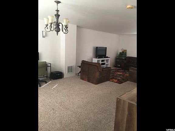 4th image of 671 S Willow Garden Dr