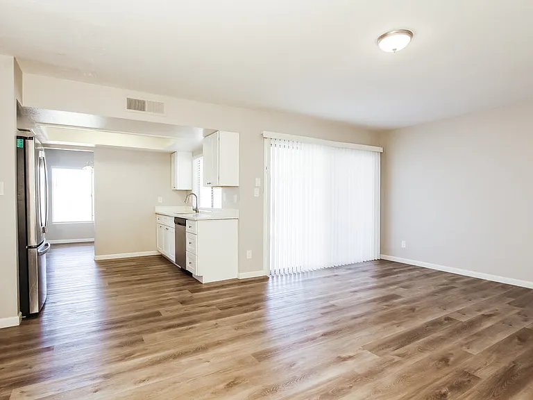 15028 N 40th Pl — Photo 7