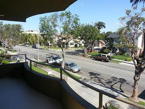 5th image of 2302 E 2nd St #H-2