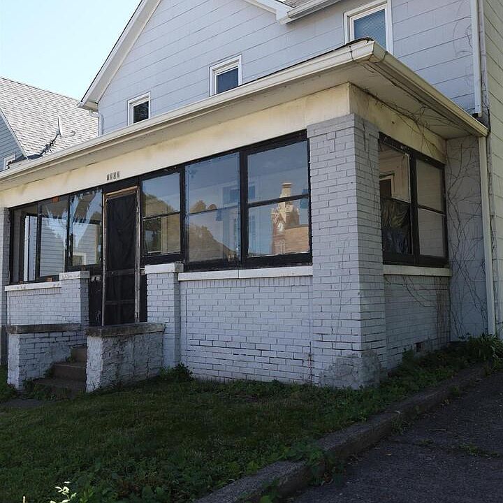 2nd image of 1202 6th Ave