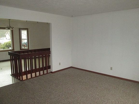 2nd image of 1027 Juniper Ln