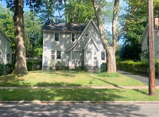 937 Montford Rd, Cleveland Heights, OH 44121