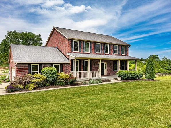 7260 California Ln, Okeana, OH 45053
