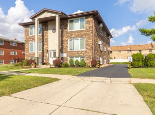 4517 Sunnyside Ave APT 1N, Brookfield, IL 60513