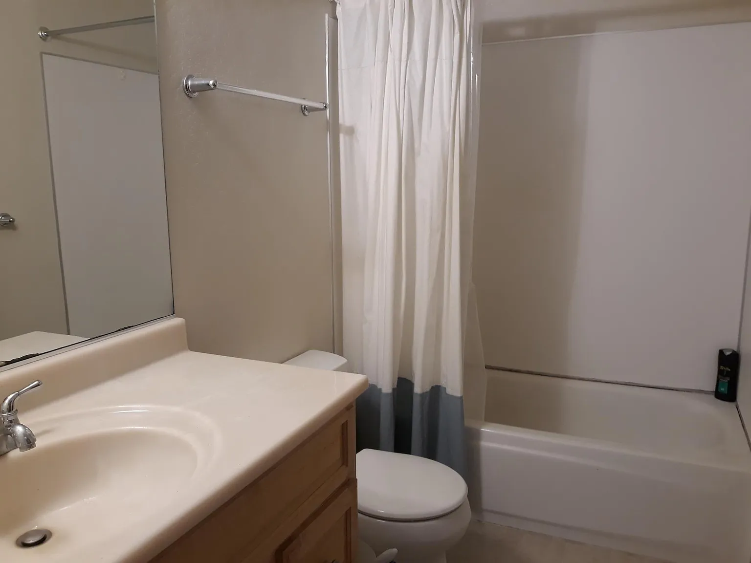 3 bed, 1.5 bath, 1060 sqft, $2,650 — Photo 4