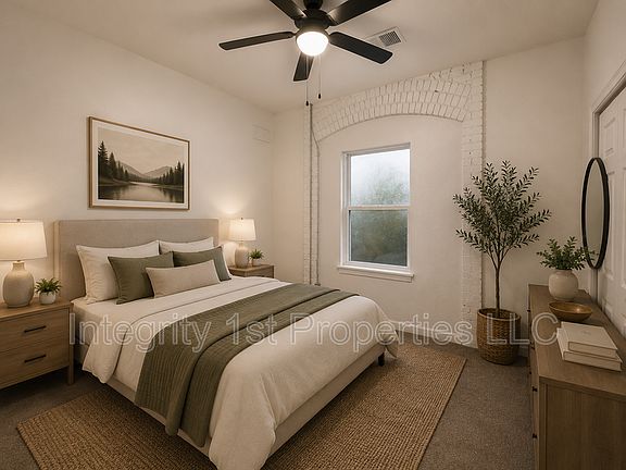 2nd image of 740 Washington Blvd #B
