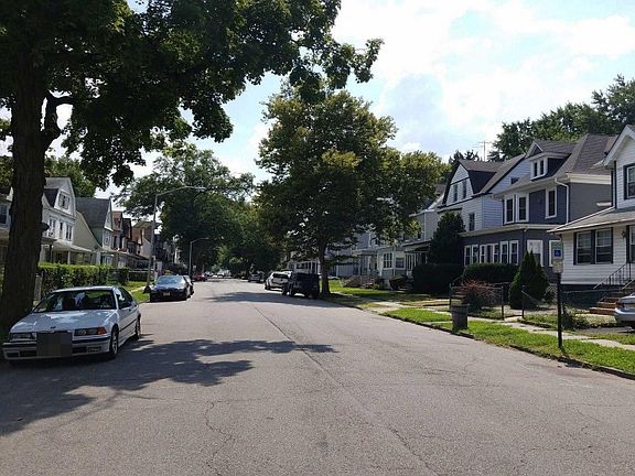 5th image of 190 Greenwood Ave