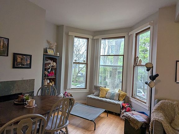3rd image of 3045 N Clifton Ave #2F
