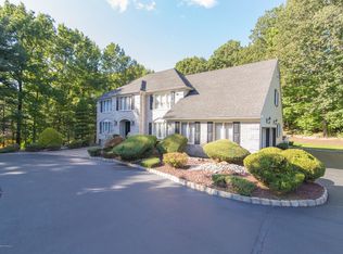 31 Red Coach Ln, Holmdel, NJ 07733