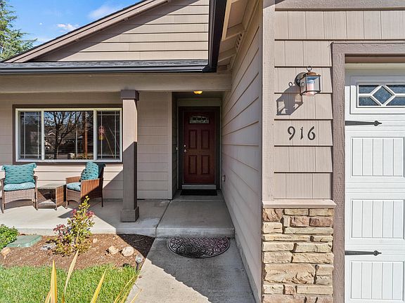 2nd image of 916 Archer Dr