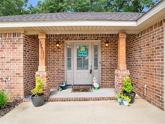 4th image of 2202 Wolf Branch Dr S