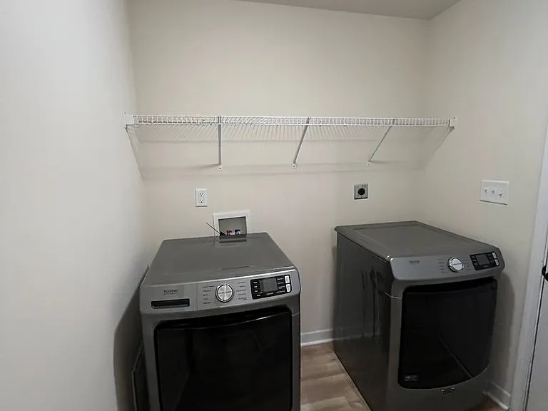 310 Landon Ln — Photo 28