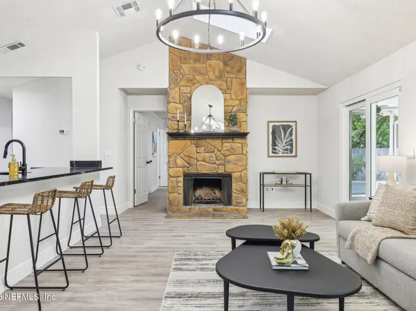 10148 PINE BREEZE Road W, Jacksonville, FL 32257