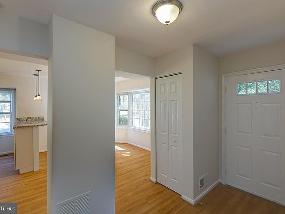 4th image of 4946 McFarland Dr
