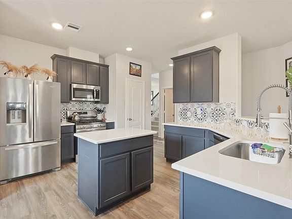 5th image of 2535 Solano Ln