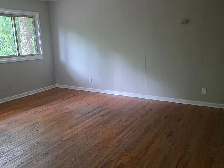 1617 Old Oxford Rd — Photo 10