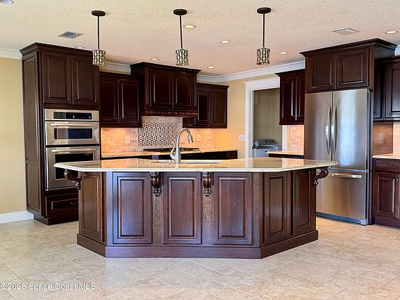 3rd image of 1145 Molaki Dr