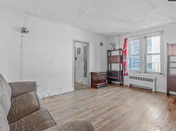 43-10 48th Avenue image 4 of 12