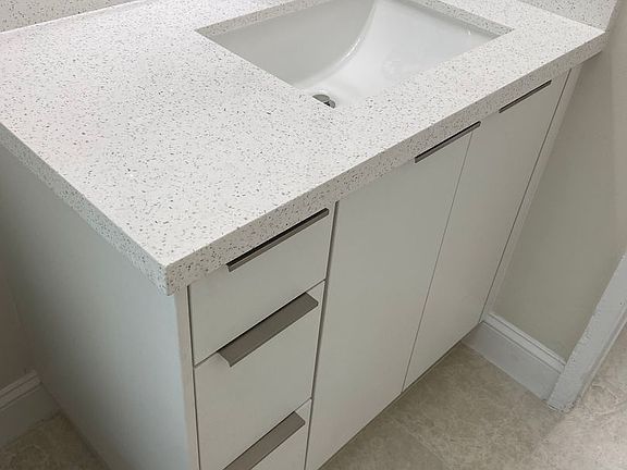 5th image of 1078 NE 39th St APT 8