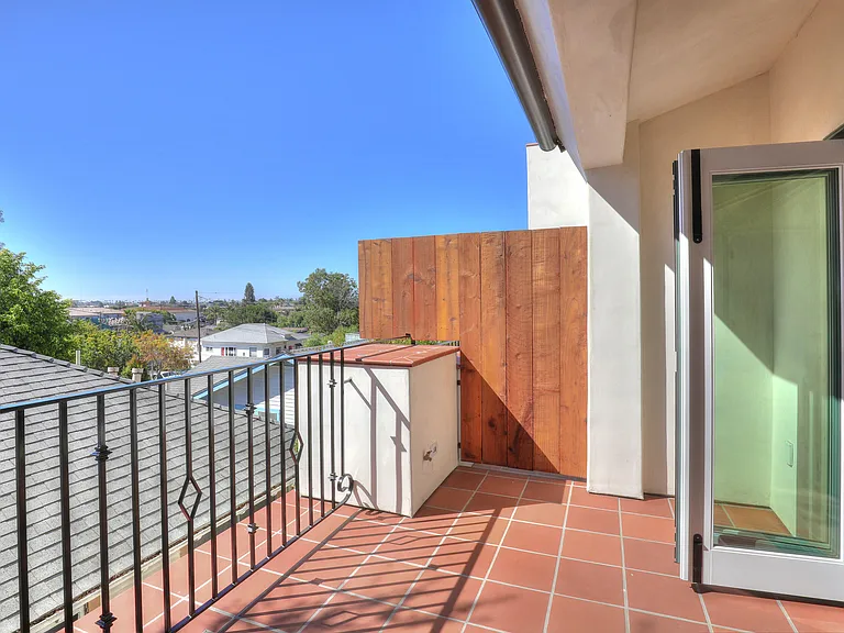 1005 N Milpas St #A — Photo 16