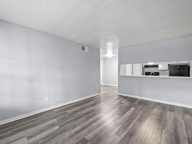 3802 E Nasa Pkwy — Photo 7