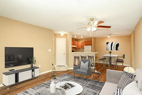 Robins Landing Photo 1