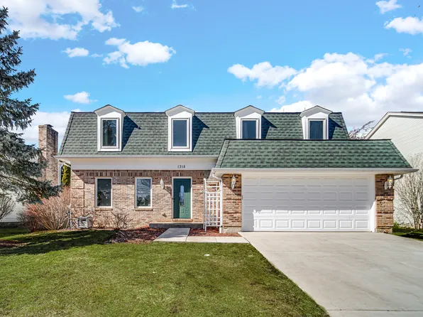 1318 Gail Dr, Buffalo Grove, IL 60089