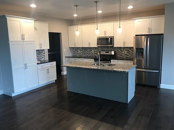 Kitchen stainless appliances