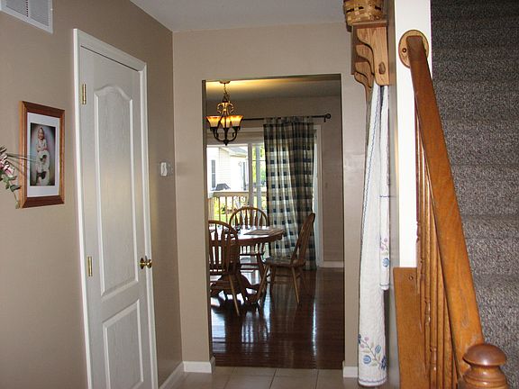 Front entryway 1
