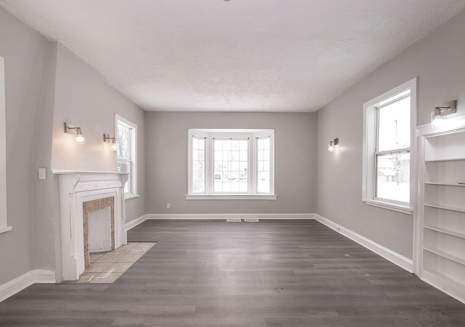 Newly Renovated! - 3 Bed, 1.5 Bath Beautiful Single- Family Home. — Photo 4