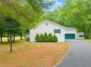 16 Chickadee Dr, Alfred, ME 04002