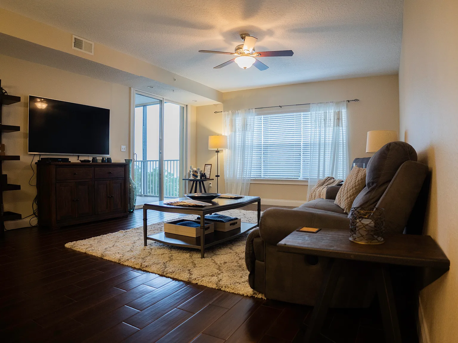 2 bed, 1627 sqft, $3,150 — Photo 4